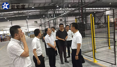 協(xié)會領(lǐng)導(dǎo)調(diào)研藍炬星集成灶智造小鎮(zhèn)