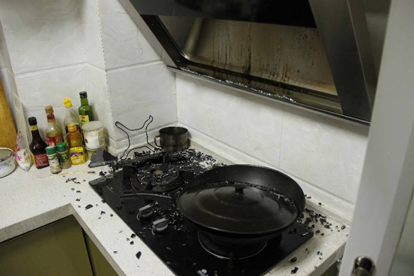 灶具超齡服役危害大，過期不換就是&ldquo;隱形炸彈&rdquo;