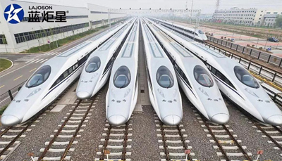 集成灶10大品牌，藍(lán)炬星集成灶高鐵站廣告全覆蓋