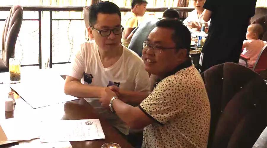 喜訊，湖南婁底毛總成功加盟藍(lán)炬星集成灶！