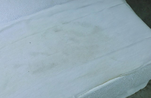 紗布已經明顯變黃