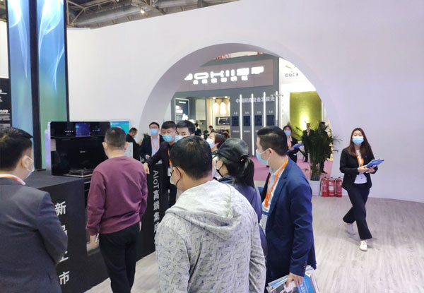 藍(lán)炬星展館現(xiàn)場