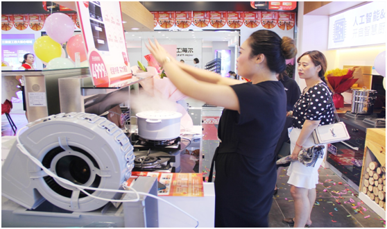 藍(lán)炬星集成灶加盟是如何支持加盟商的